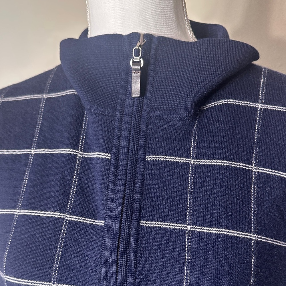 Fairway & Greene Blue with white stripe 1/4 zip Vest - Picture 3 of 8